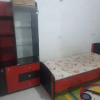 تخت نوجوان و کمد کاملا سالم