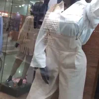 مانکن مدرن ژست خفن