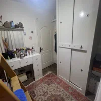 کمد لباس به همراه میز آرایش