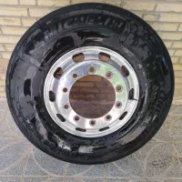 یه حلقه لاستیک میشلن با رنگ استیل