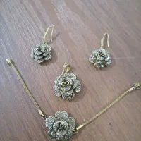 سرویس بسیارزیبا