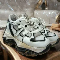 کتونی لژ دار