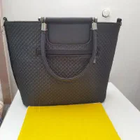 کیف|کیف، کفش، کمربند|میانه, |دیوار