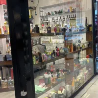 دکور مغازه عطر و ادکلن