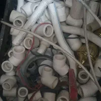 تعدادی اتصالات لوله سفید
