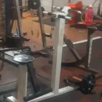 مسگری ایستاده و نشسته