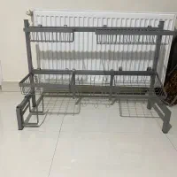 ابچکان پشت پنجره ای