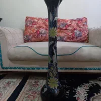 گلدان کنار سالنی