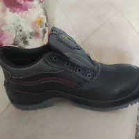 کفش ایمنی|کیف، کفش، کمربند|برخوار, |دیوار