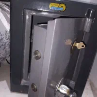 گاوصندوق در حد نو