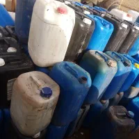 گالن آبی و مشکی|مصالح و تجهیزات ساختمان|یزد, |دیوار