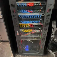 پشتیبانی شبکه ،نگهداری سرور وتجهیزات و رفع مشکلات