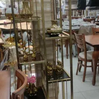 استند کنار سالنی جزیره