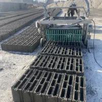 کارگر برای بلوک زنی