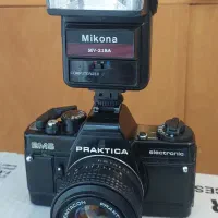 دوربین عکاسی پراکتیکا با فلاش