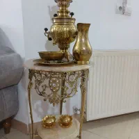 میز برنجی و سماور