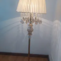 آباژورایستاده