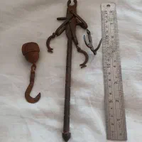 قپان  قدیمی، آتشدان ۲عددچاقوراجرزوعصای چوب آبنوس