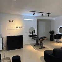 اجاره لاین‌ناخن و‌پدیکور در سالن پر مشتری