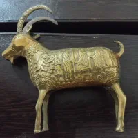 بز برنجی قدیمی|کلکسیون اشیاء عتیقه|یزد, |دیوار