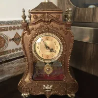 ساعت رومیزی قدیمی