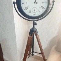 ساعت پایه دار