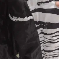 پالتو|لباس|رباط‌کریم, نصیرشهر|دیوار