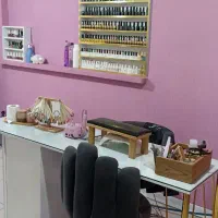 اجاره ی ی صندلی ناخن و تخت مژه