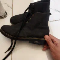 کفش|کیف، کفش، کمربند|بومهن, |دیوار