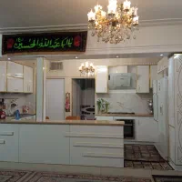 کابینت درحدنو بدنه فلز درب سفید های گلاس ترک