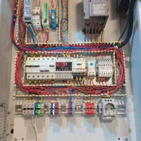 برقکار صنعتی ،PLC و HMI ،طراحی و مونتاژ تابلو برق
