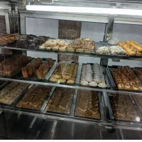 تولید و فروش انواع شیرینی ( خشک و تر)