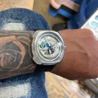 ساعت سون فرایدی sevenFriday
