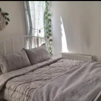 تخت خواب فلزی کاملا سالم و نو