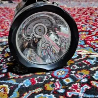 چراغ قوه پر نور وقوی