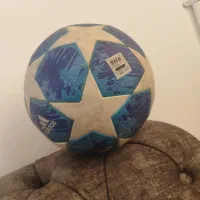 توپ فوتبال کاملا سالم و استفاده نشده