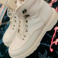 کفش بوت سفید