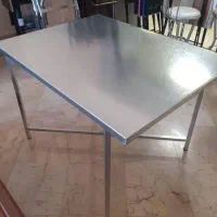 میز تالار گفتمان