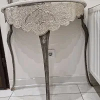 پایه ی آینه و شمعدان
