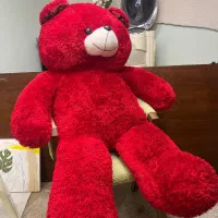 عروسک خرس بزرگ قرمز