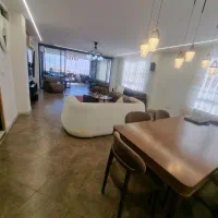 اپارتمان ۲۰۰ متری طبقه اخر