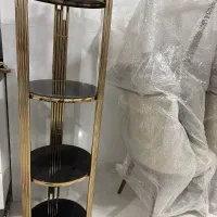 قفسه دکوری استند سه طبقه ویترین طلایی فلز و شیشه