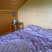 کلبه سوئدی جنگلی راشا|اجارهٔ کوتاه‌مدت ویلا و باغ|زیرآب, |دیوار