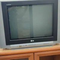 تلویزیون و میز