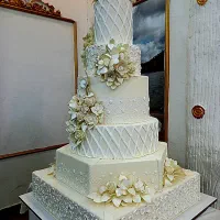 کلیه سفارشات کیک و شیرینی جهت مجالس پذیرفته میشود