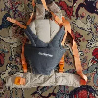 لباس بچگانه|کفش و لباس بچه|مشکیندشت, |دیوار