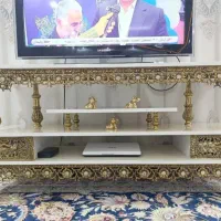 تلوزیون و میز تلوزیون