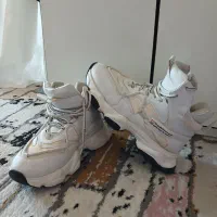 کتونی ساق دار|کیف، کفش، کمربند|گلبهار, شهر جدید گلبهار|دیوار