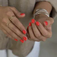 استخدام دستیار ناخن