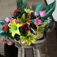 سبد گل مصنوعی